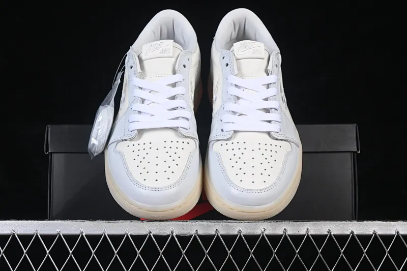 All categories Air Jordan Jordan series basketball shoes Air Jordan 1 Low Air Jordan 1 Low "Floral Swoosh" AJ1 Joe 1 flower embroidery low-top cultural casual sneakers IF4391-100